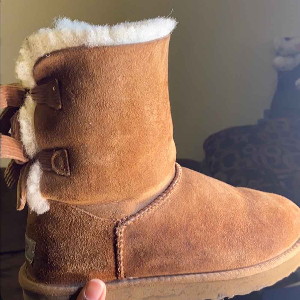 UGG BOOTS. Sz9